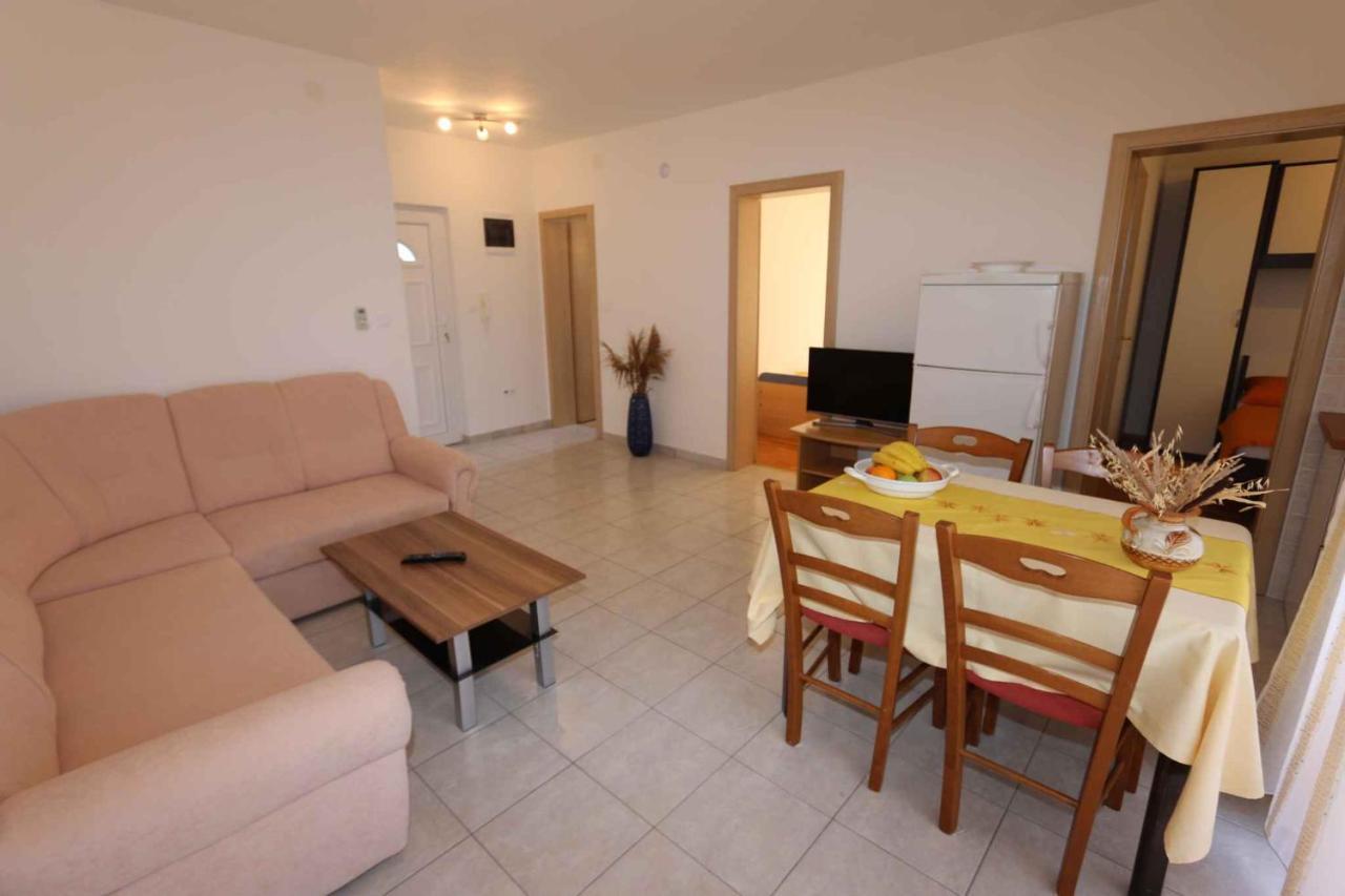 Apartments In Silo/Insel Krk 13430 Dış mekan fotoğraf